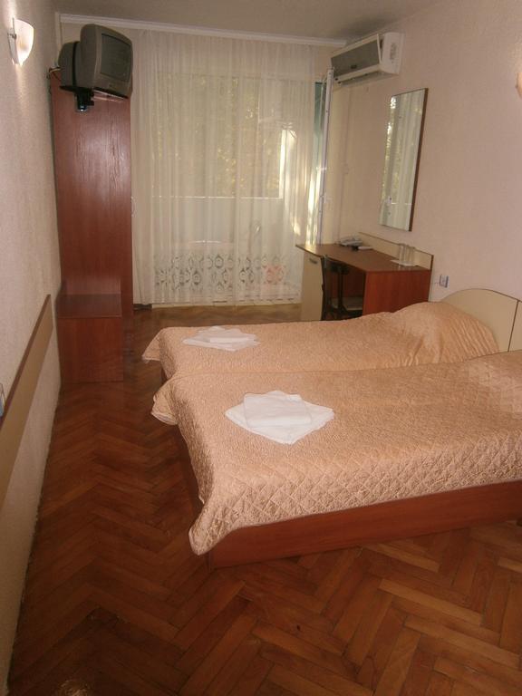 Ariana Hotel Kiten  Rum bild