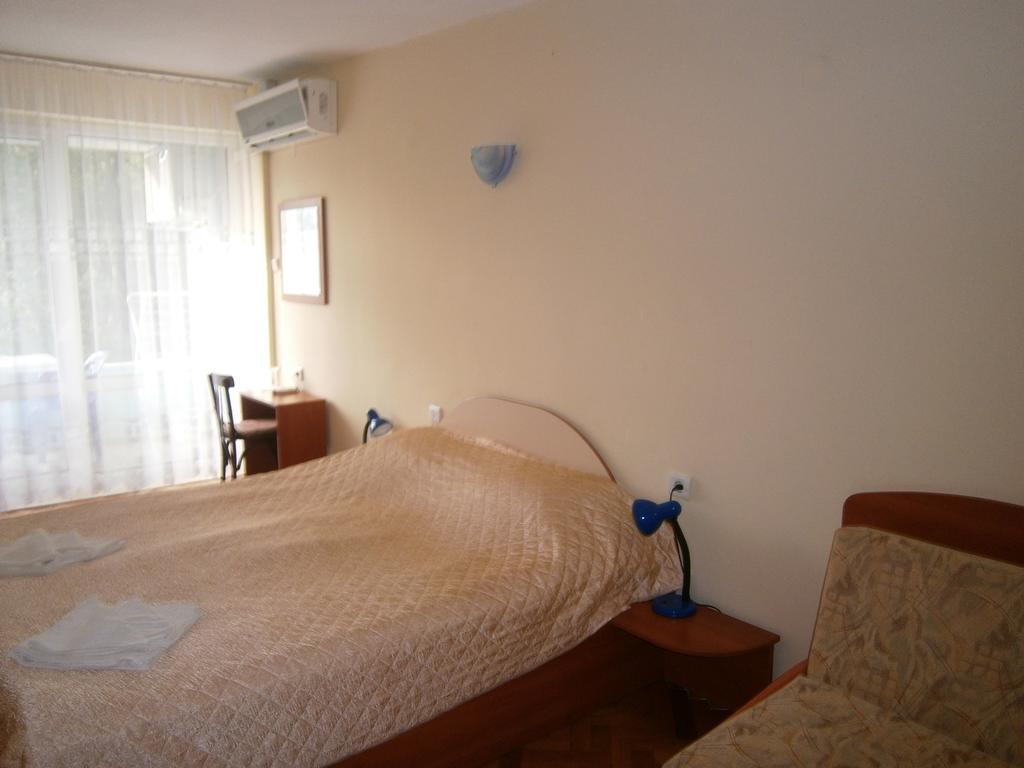 Ariana Hotel Kiten  Rum bild